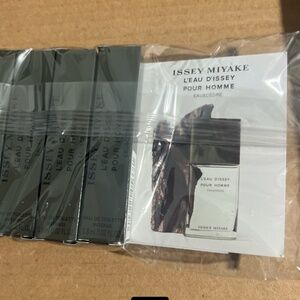 Issey Miyake men’s eau cedre full travel sample sleeve x12 BRAND NEW
